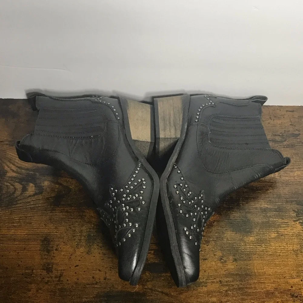 Matisse Amuse Society Back Stage Western Ankle Booties Womens 6M Black Studded